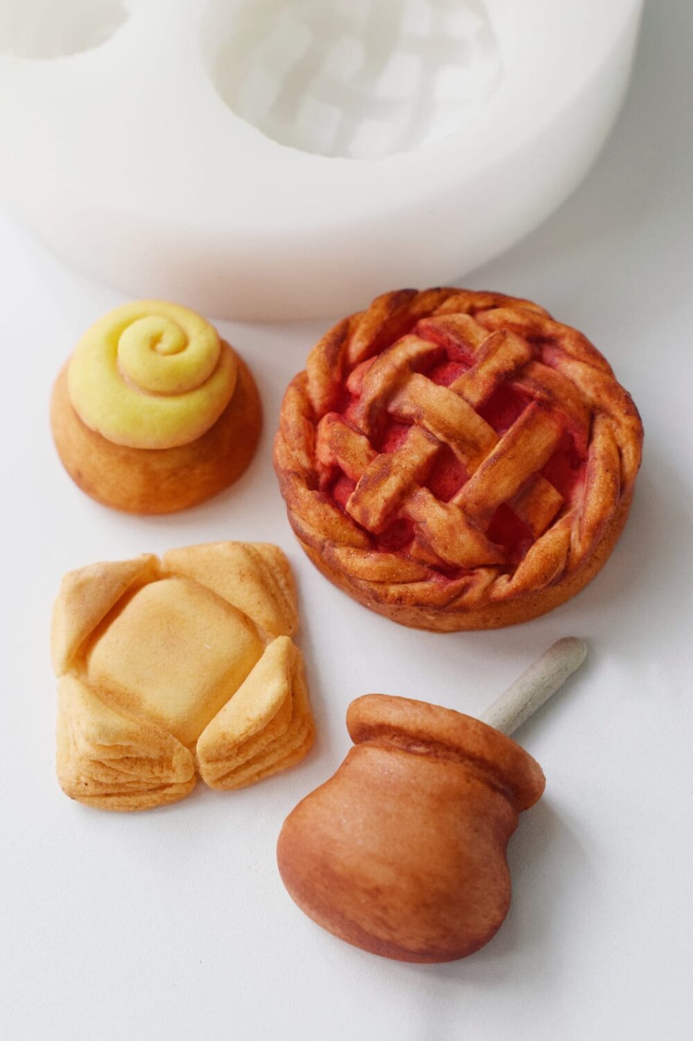Molde Mate, pastelito, pan de leche y frolita